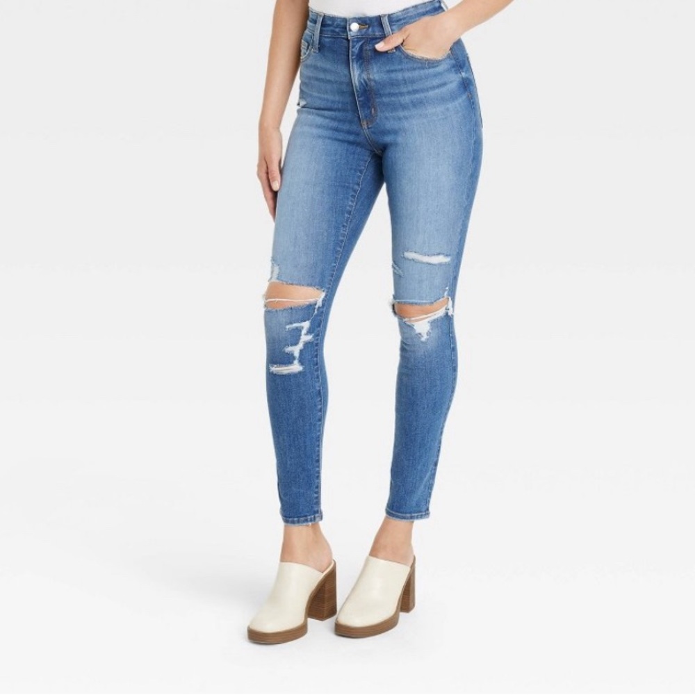Universal thread high rise skinny distressed jeans size 12L